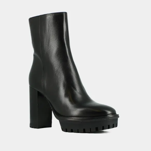 Boots à talons et semelles crantées