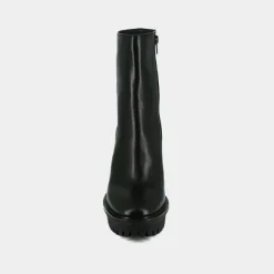 Boots à talons et semelles crantées