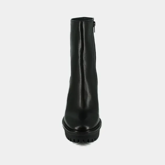 Boots à talons et semelles crantées