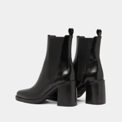 Boots à talons hauts et élastiques