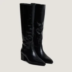 Bottes à bouts pointus