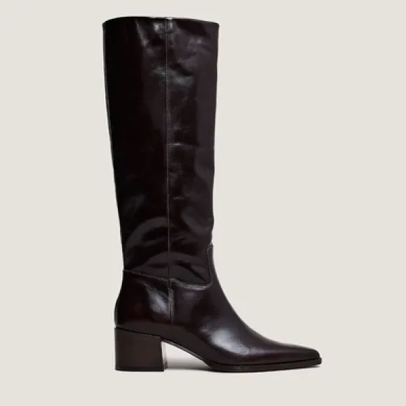 Bottes à bouts pointus