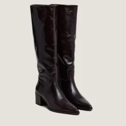 Bottes à bouts pointus