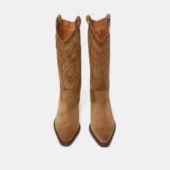 Bottes à bouts pointus et surpiqures apparentes