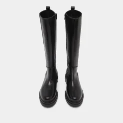 Bottes à bouts ronds et semelles crantée...