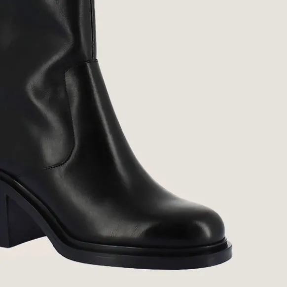 Bottes à hauts talons