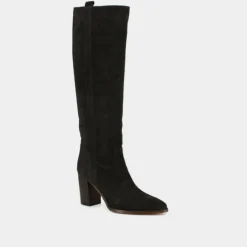 Bottes à hauts talons et bouts pointus