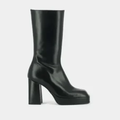 Bottes à plateformes et bouts carrés