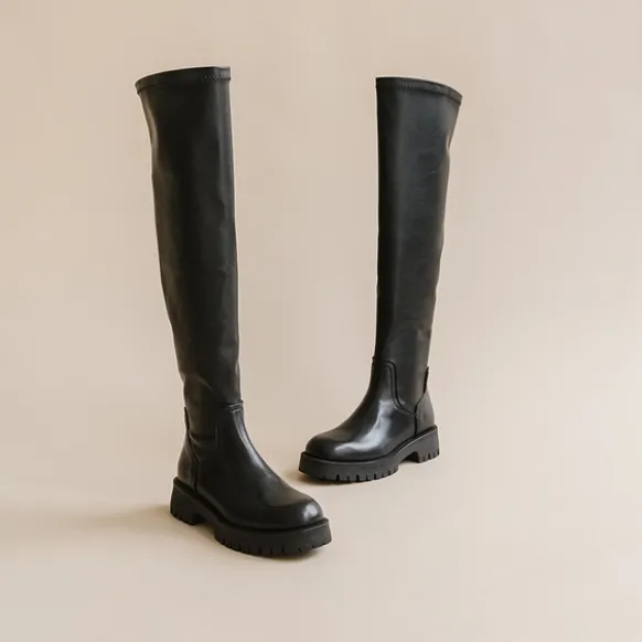 Bottes à semelles crantées