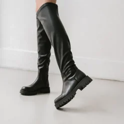 Bottes à semelles crantées