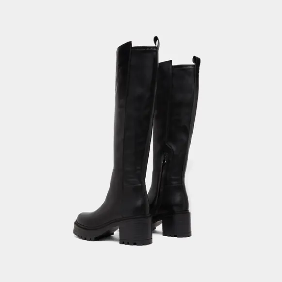 Bottes à semelles crantées