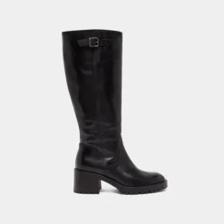 Bottes à semelles crantées