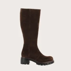 Bottes à semelles crantées