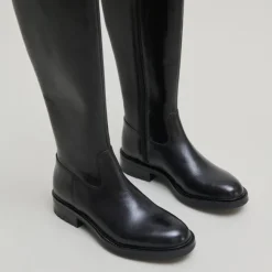 Bottes à talons crantés