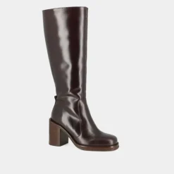 Bottes à talons débordants