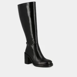 Bottes à talons débordants
