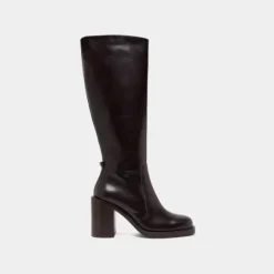 Bottes à talons débordants