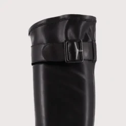 Bottes à talons et boucles