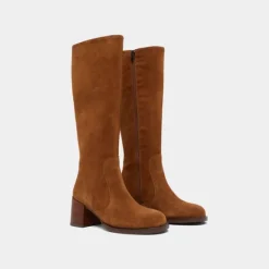Bottes à talons et bouts arrondis