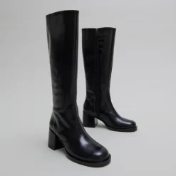Bottes à talons et bouts arrondis