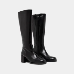 Bottes à talons et bouts arrondis