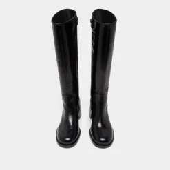 Bottes à talons et bouts arrondis
