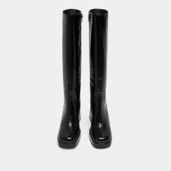 Bottes à talons et bouts carrés