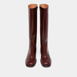 Bottes à talons et bouts carrés