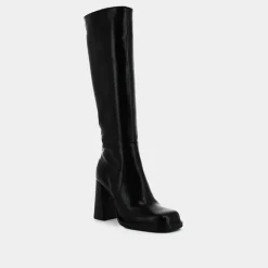 Bottes à talons et bouts carrés