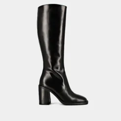 Bottes à talons et bouts carrés