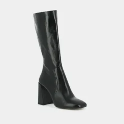 Bottes à talons et bouts carrés
