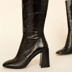 Bottes à talons et bouts carrés