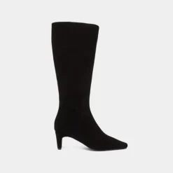 Bottes à talons et bouts pointus