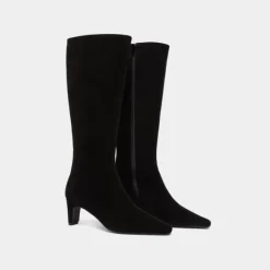 Bottes à talons et bouts pointus