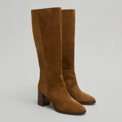 Bottes à talons et bouts ronds