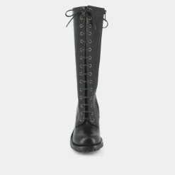 Bottes à talons et laçages