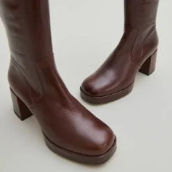 Bottes à talons et plateformes