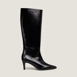 Bottes à talons fins et bouts pointus