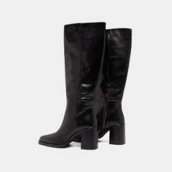 Bottes à talons lamellés