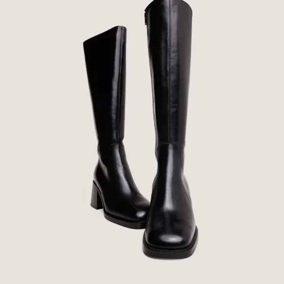 Bottes à talons épais et bouts carrés