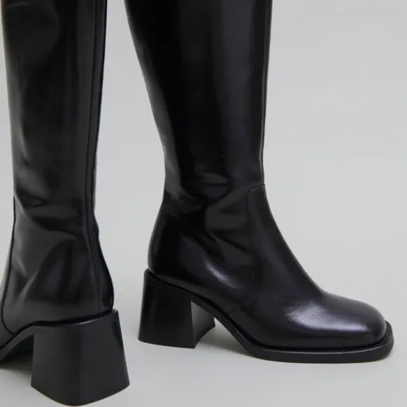 Bottes à talons épais et bouts carrés