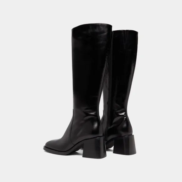 Bottes à talons épais et bouts carrés