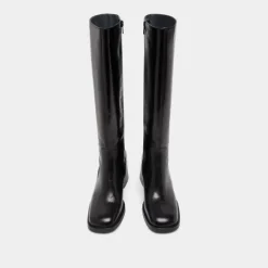 Bottes à talons épais et bouts carrés