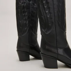 Bottes à talons épais et surpiqures apparentes