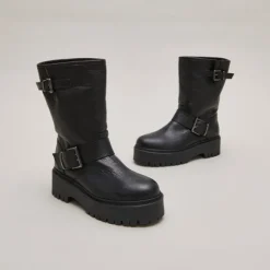 Bottes avec boucles