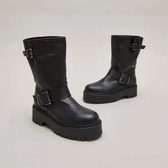 Bottes avec boucles