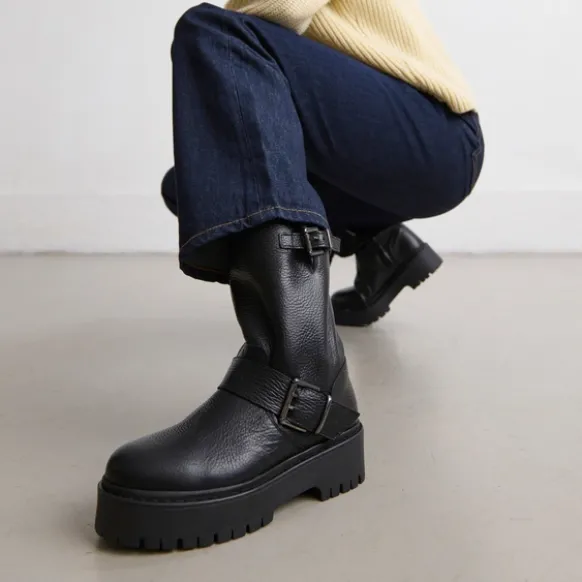 Bottes avec boucles