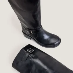 Bottes hautes à sangles