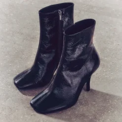 Bottines à bouts carrés et talons fins