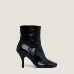 Bottines à bouts carrés et talons fins